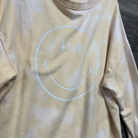 American Eagle Outfitters Smiley Crewneck Peach Sweatshirt - Picture 5 of 5